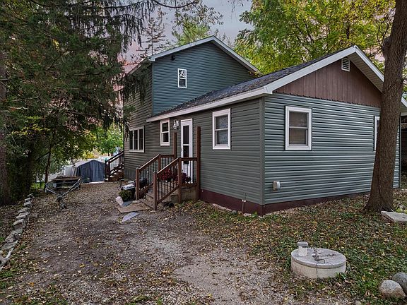 2nd image of 107 Bayview ROAD