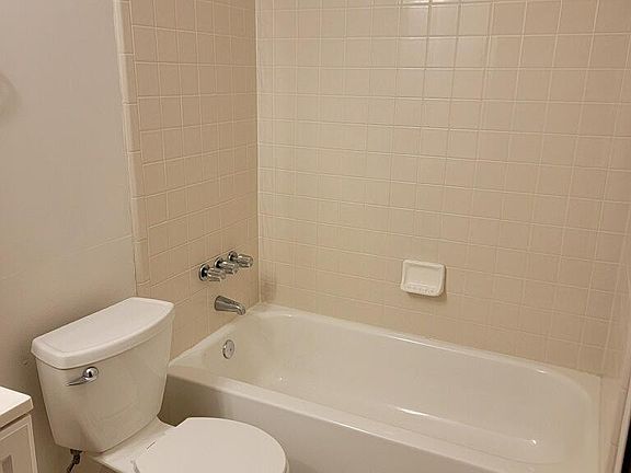 2nd image of 1851 Mackenzie Ct N