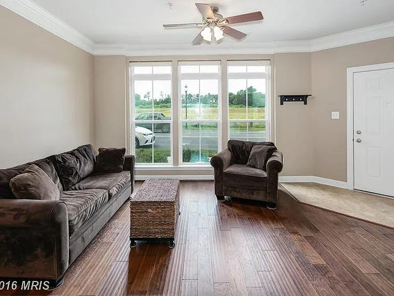 260 Urban Ave #260 — Photo 8