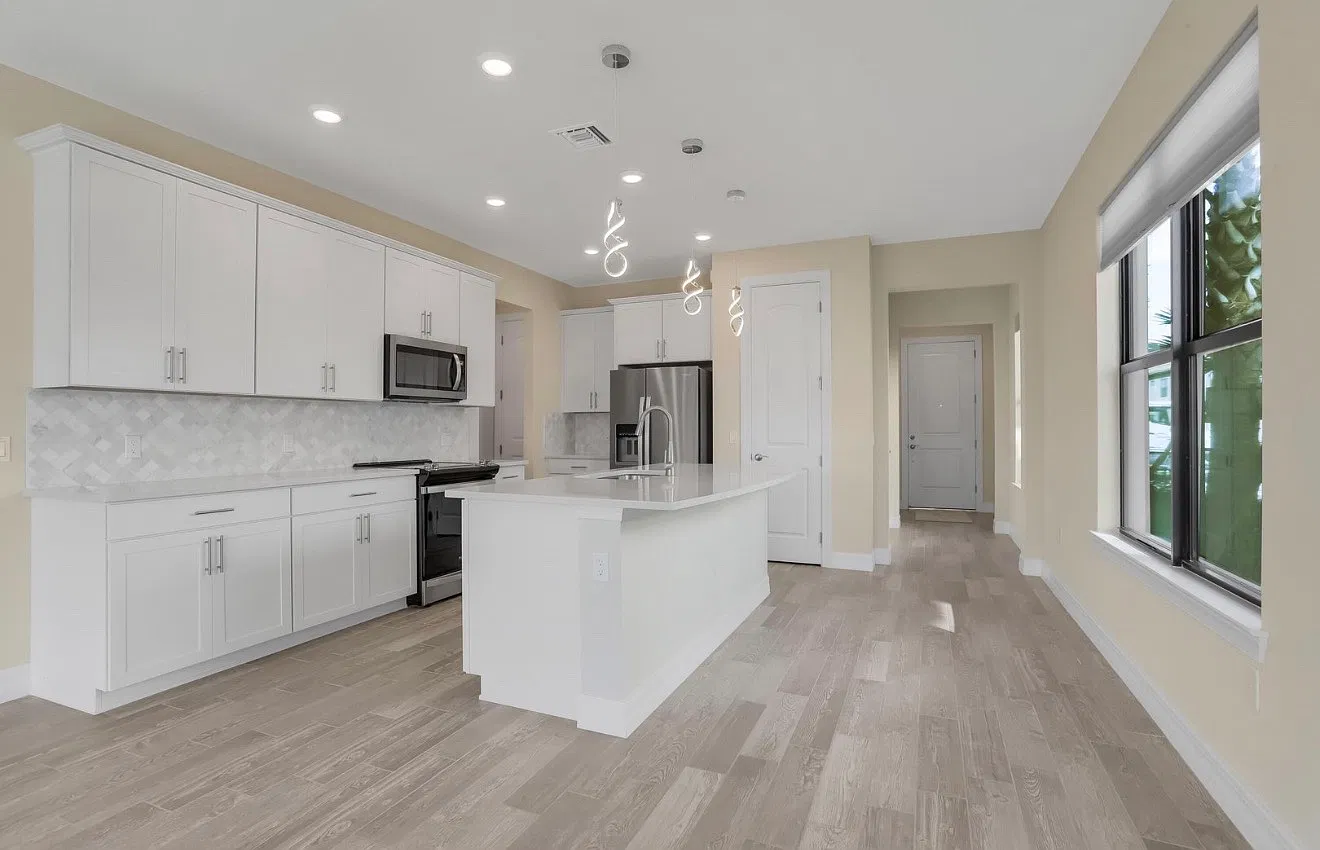 3 bed, 2.5 bath, 1826 sqft, $3,400 — Photo 3