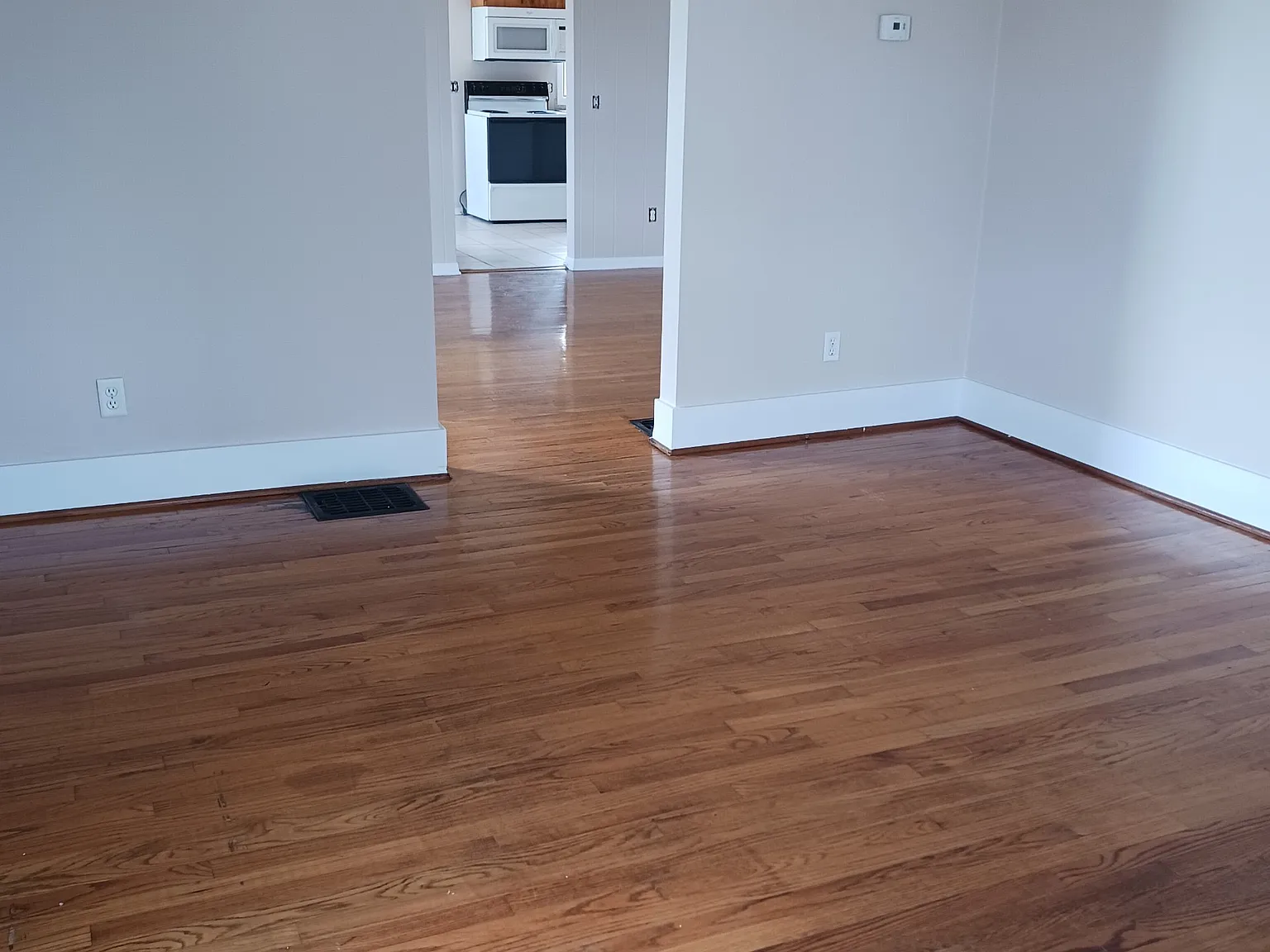 2 bed, 1.5 bath, 1300 sqft, $1,400 — Photo 4