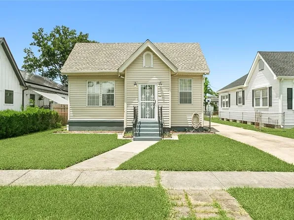 3700 Piedmont Dr, New Orleans, LA 70122
