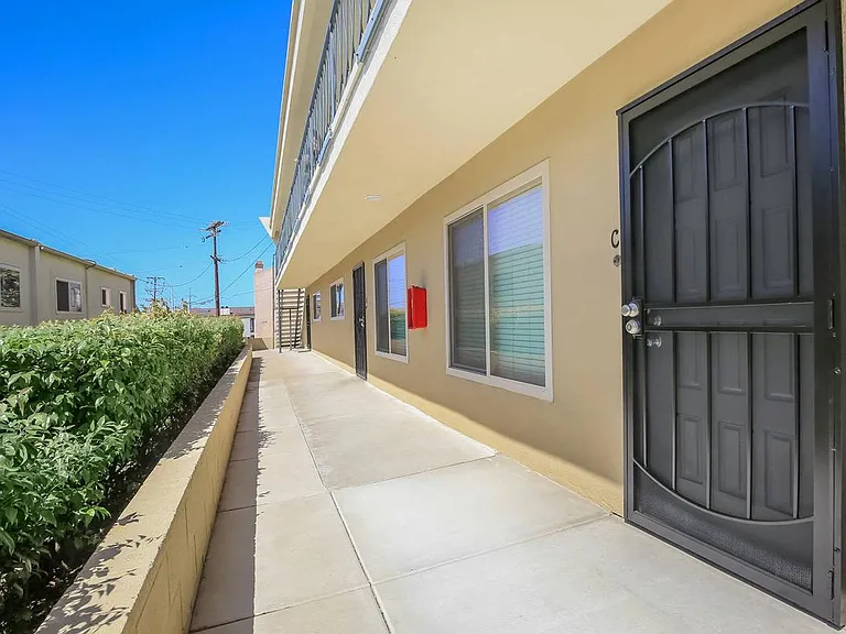 Fresno Terrace Apartments — Photo 8