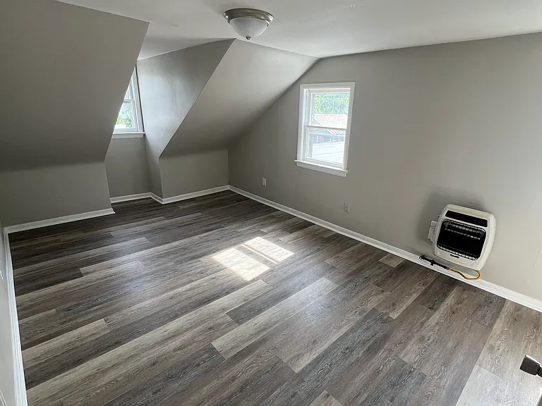 19-23 Breckenridge St #21-1/2 — Photo 4