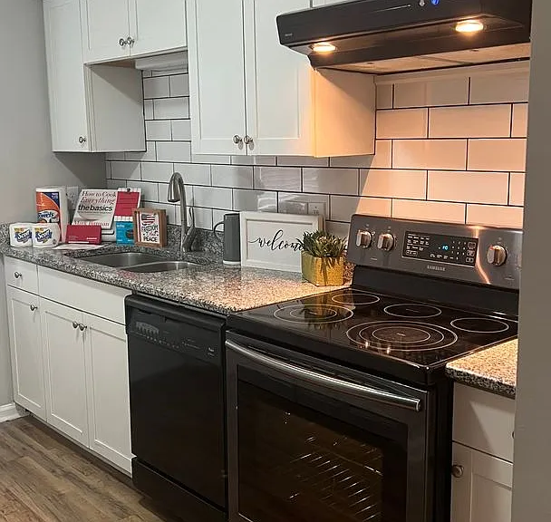 916 Wrenwood Ln — Photo 4