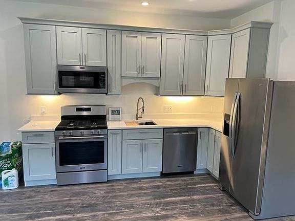 4th image of 831 La Canyada Dr