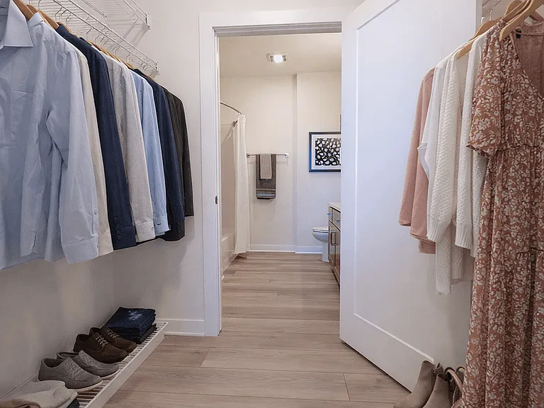 Oversized Walk-In Closets