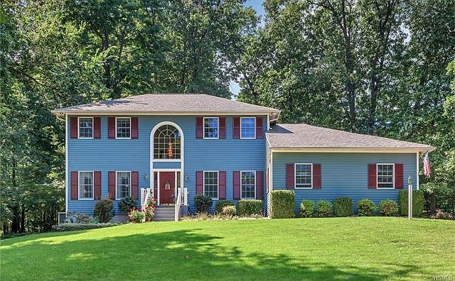 1st image of 108 Brook Hollow Dr