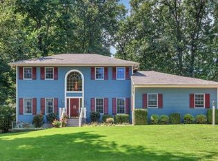 108 Brook Hollow Dr, New Windsor, NY 12553