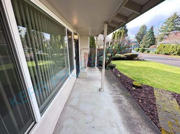 12106 SE Juniper St, Portland, OR 97222