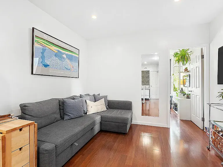 117 Henry St #16 — Photo 4
