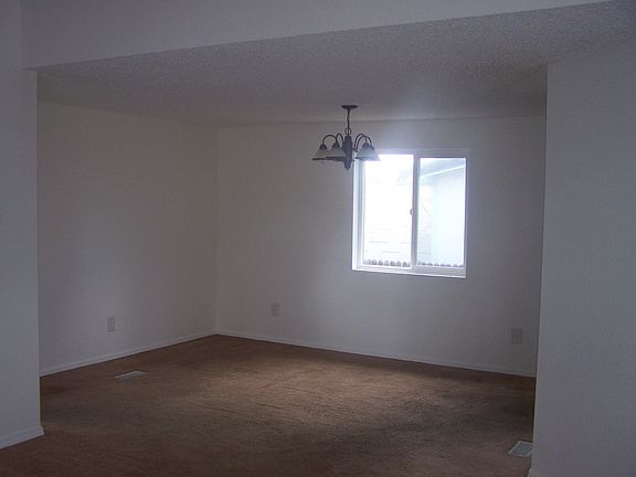 5th image of 991 E Lookout Dr