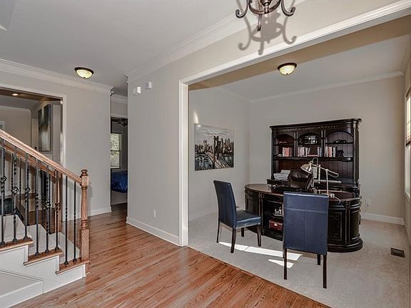 5th image of 1605 Glenhaven Way