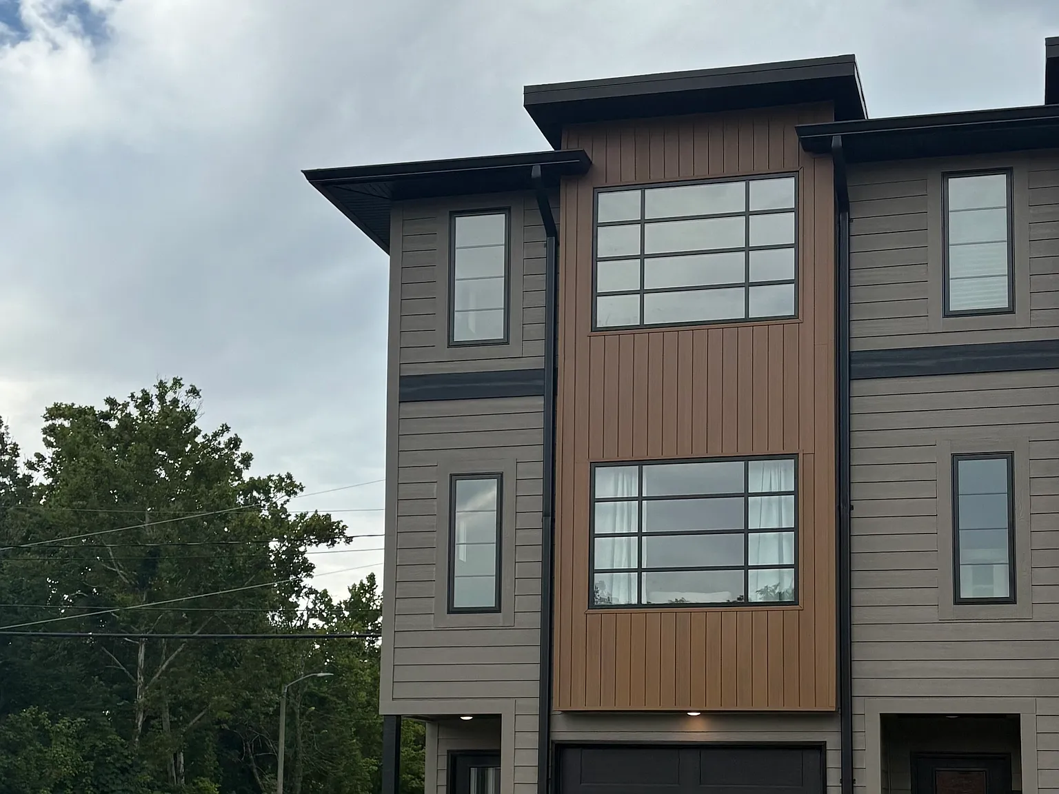 2 bed, 2.5 bath, 1900 sqft, $2,650 — Photo 2