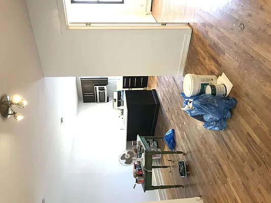 Rented by Manhattan Management LLC | media 18