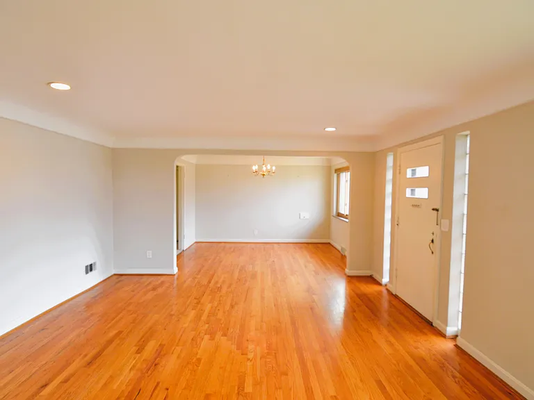 6516 Ridge Cir — Photo 2