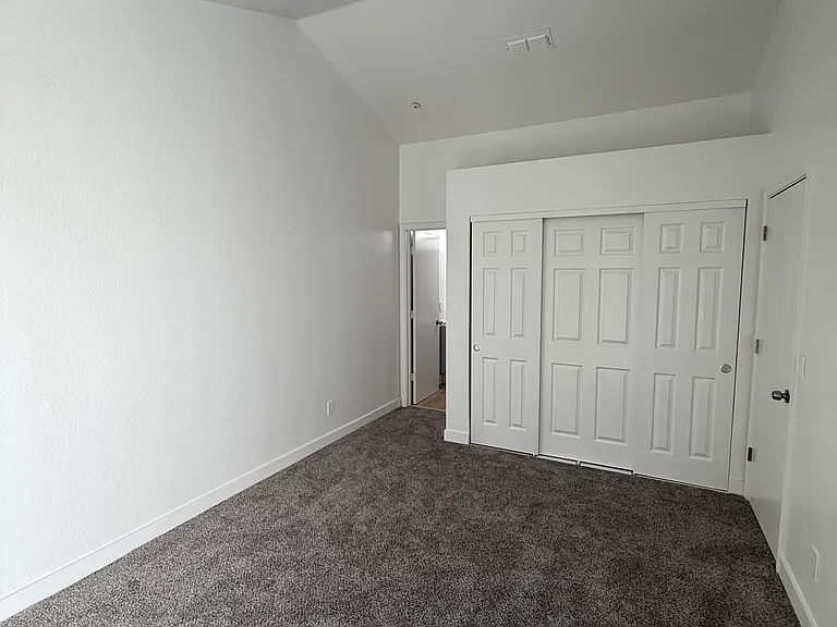 79 Golden Gate Cir — Photo 1
