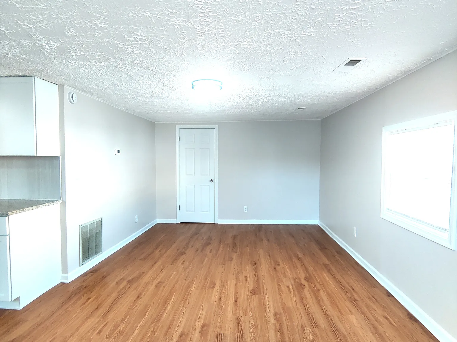 044 / 31 E. Church St. Sandwich - 1 — Photo 1