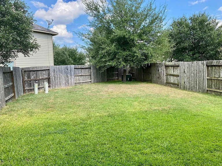 6407 Densberry Ln — Photo 22