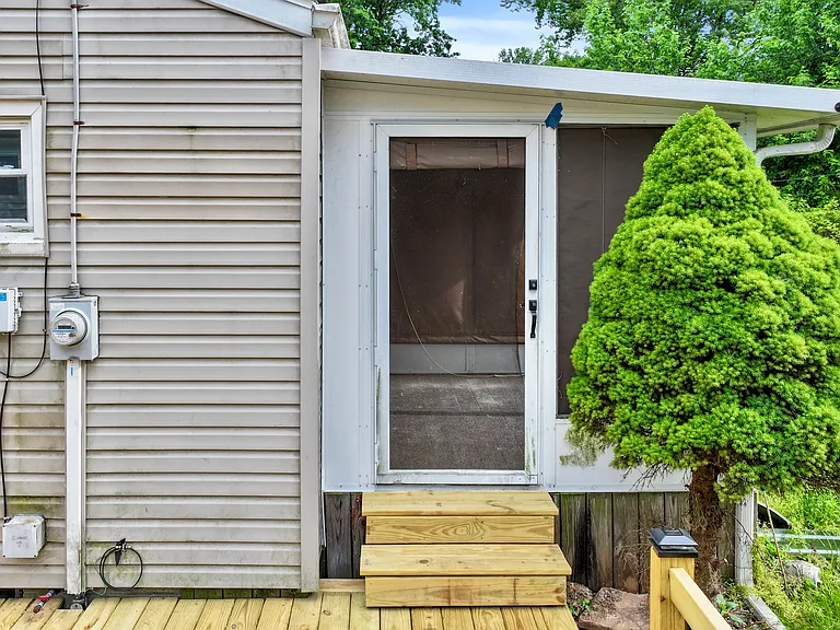 4637 Clover Ln — Photo 7