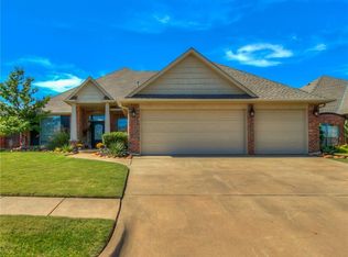 16121 Ledge Ln, Edmond, OK 73013