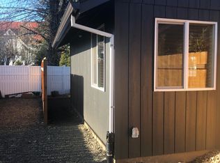 411 Park St #2, Silverton, OR 97381