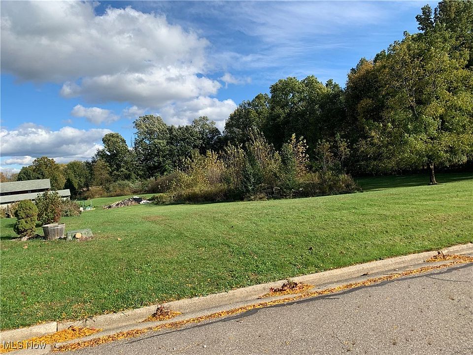 1st image of 4 Roydean Dr