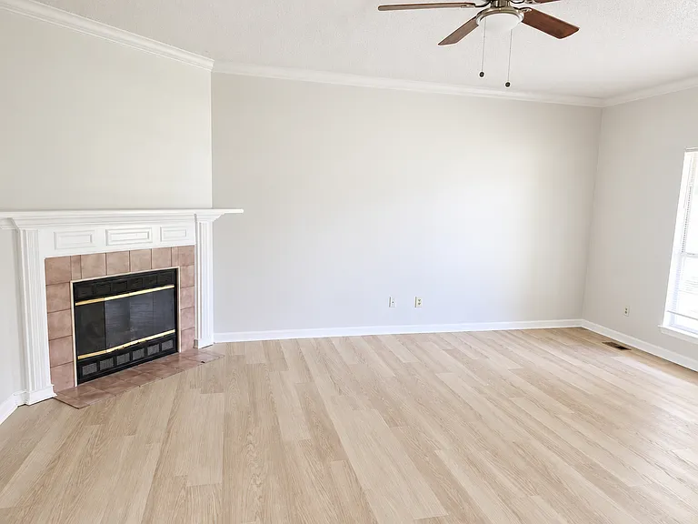 127 Amberwood Dr — Photo 6