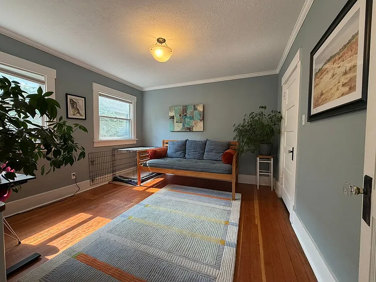 1424 W Franklin St — Photo 20