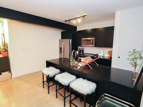5th image of 1409 Germantown Ave #3H