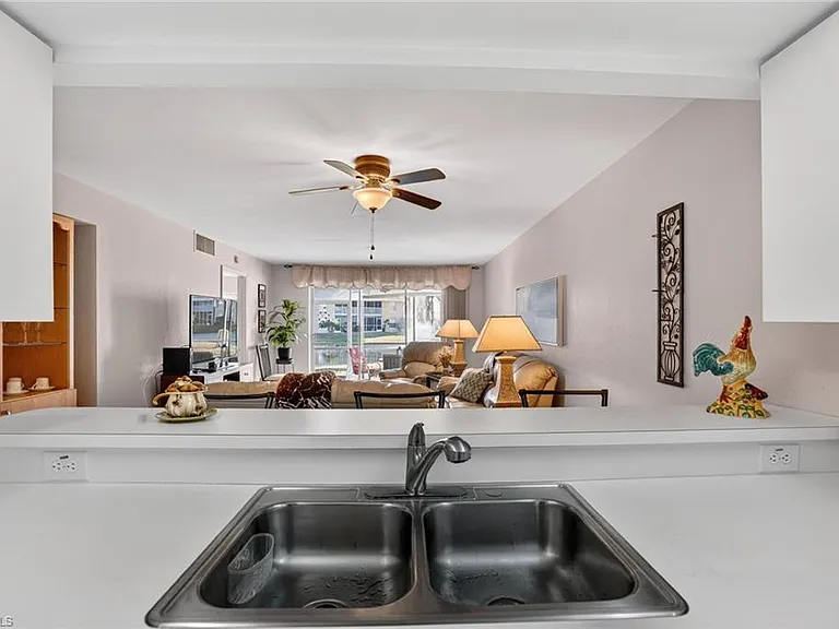 138 Pebble Shores Dr #103 — Photo 8