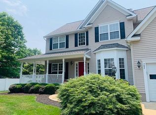 704 Lancrel Rd, Warrenton, VA 20186