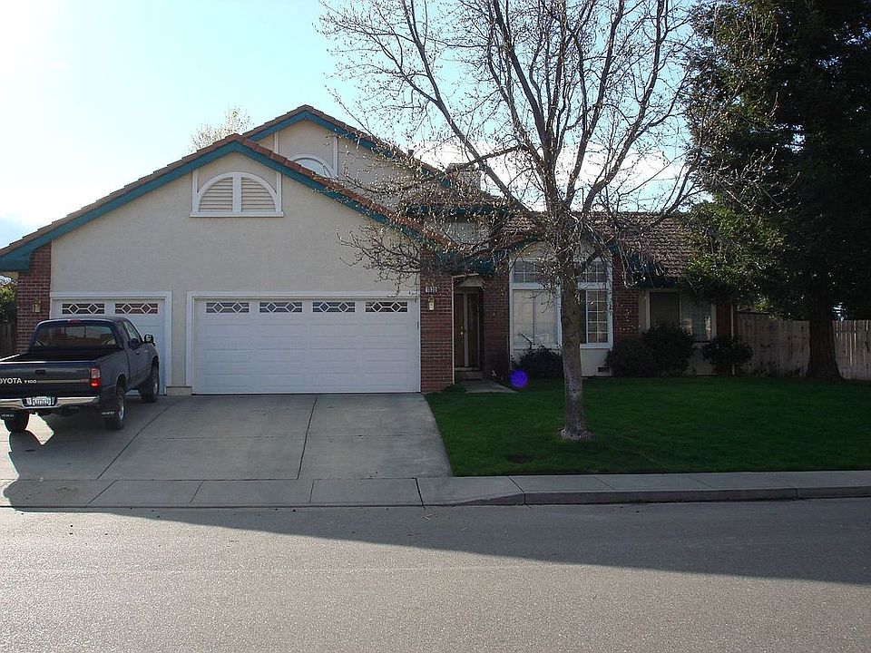2nd image of 1030 Village Cir