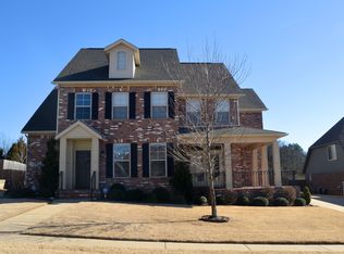 2320 N Covington Park Blvd, Fayetteville, AR 72703