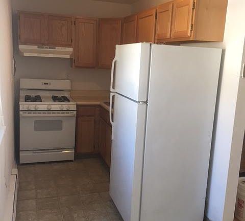 2nd image of 130 Bloomfield Ave #7