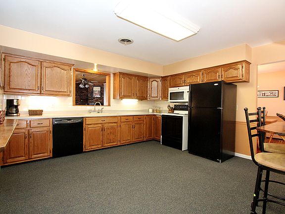 5th image of 606 Westminster Dr