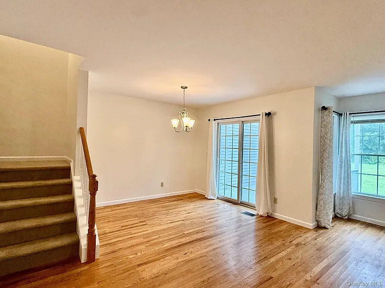 73 Sandalwood Ln — Photo 6