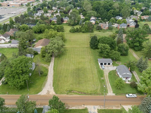 8933 Canton Center Rd N, Plymouth, MI 48170