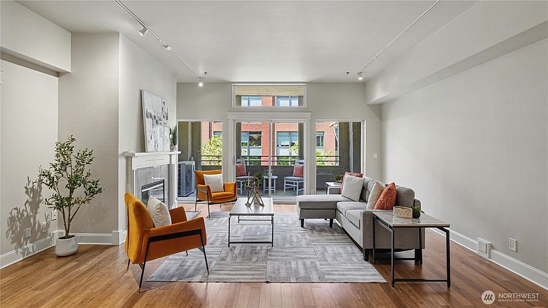 3rd image of 526 1st Avenue S #314