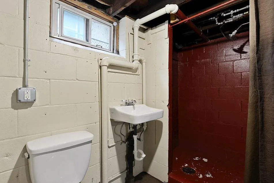 4 bed, $2,800 — Photo 4