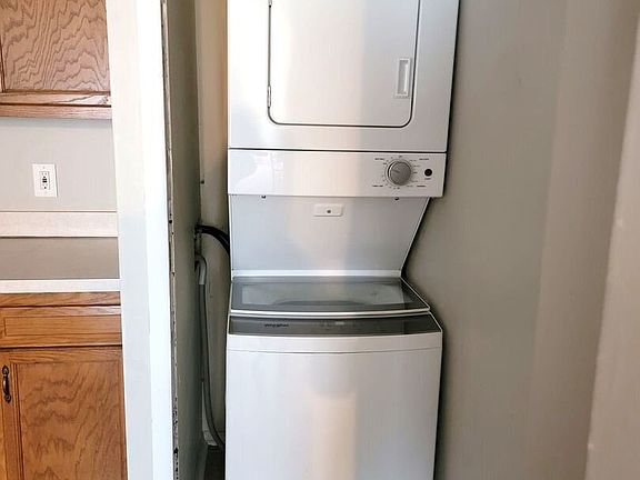 4th image of 341 Spring St #361