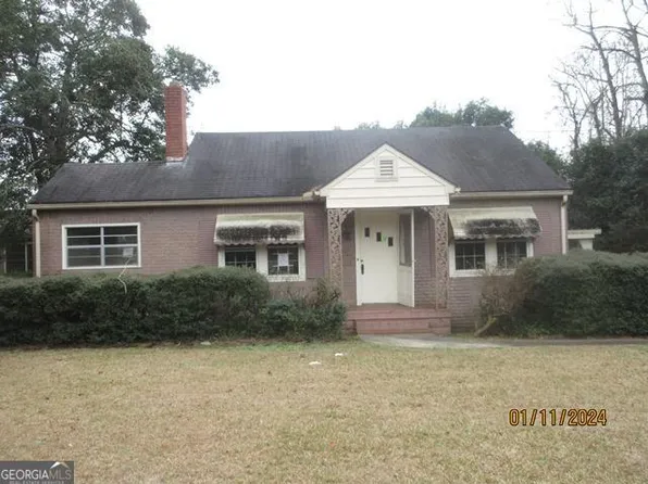 65 S 3rd St, Glenwood, GA 30428