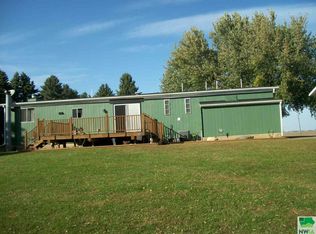 898 600th St, Washta, IA 51049