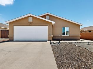 658 Redwood St SW, Rio Rancho, NM 87124