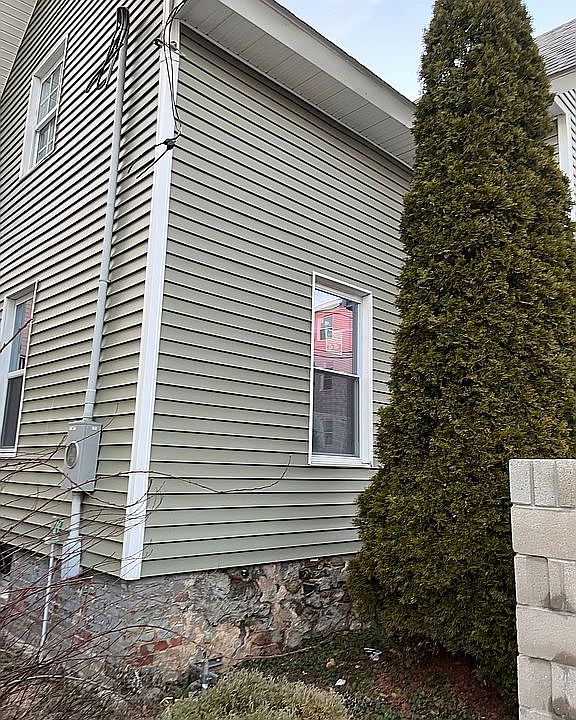 2nd image of 9 Vermont St