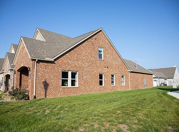 3rd image of 9060 Headwaters Dr