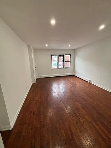 699 N 5th St #1 Photo 1
