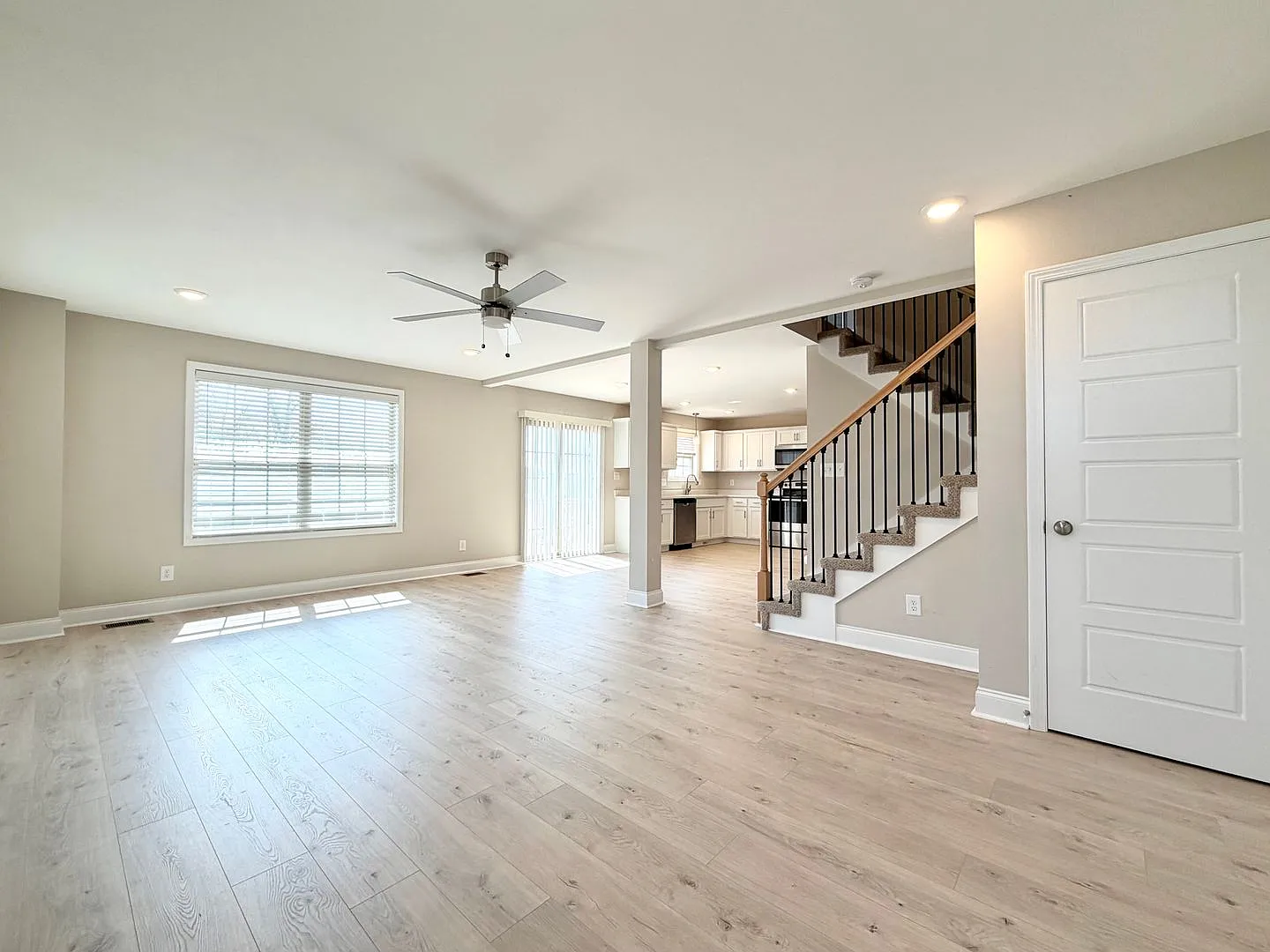 2662 Scott Dr — Photo 3