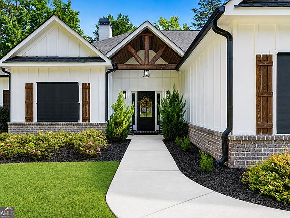 3rd image of 30 Kingbird Ct