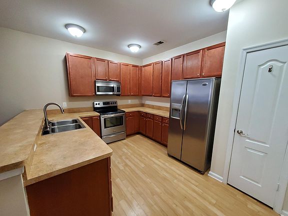 4th image of 5321 Warminster Dr Unit 104